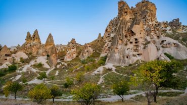 Kapadokya Vadileri: Love Valley ve En Güzel Yürüyüş Rotaları